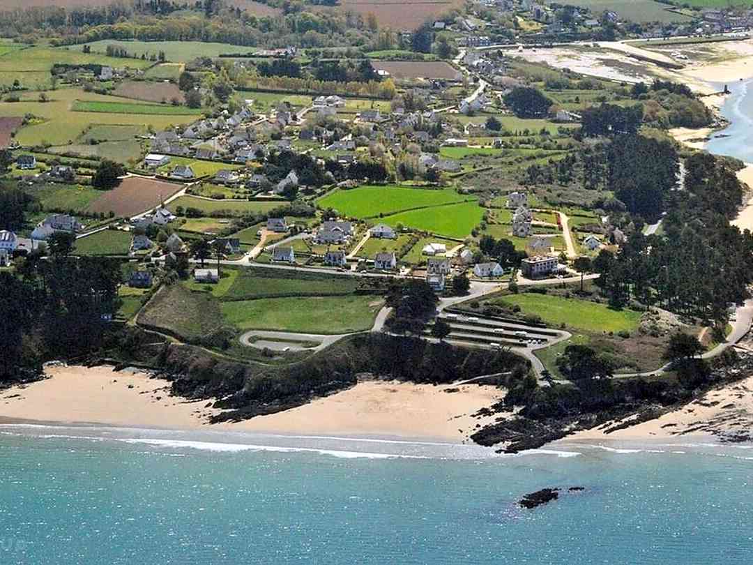 Camping Les Hortensias: Aerial view of the site (photo added by melaniepitchup on 12/02/2021)