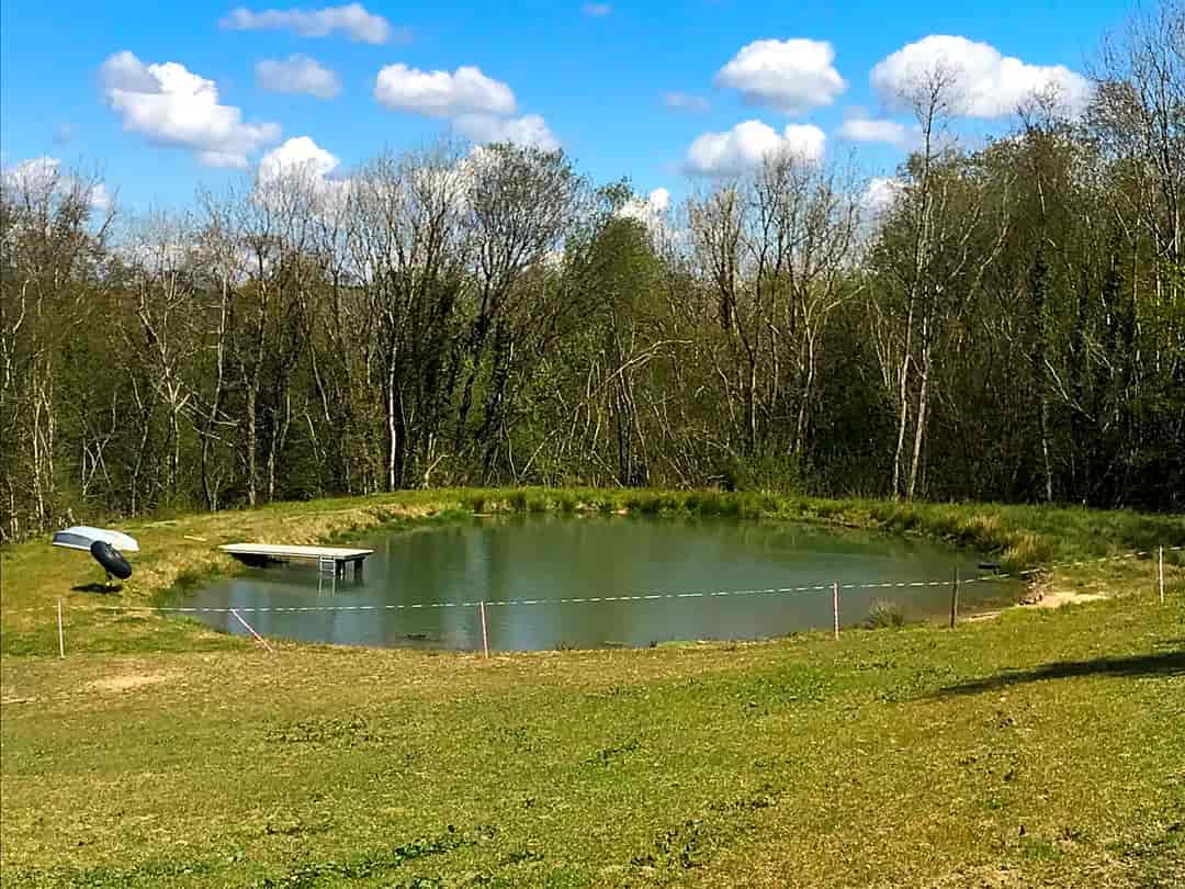 Pearchay Farm Camping: Farm pond