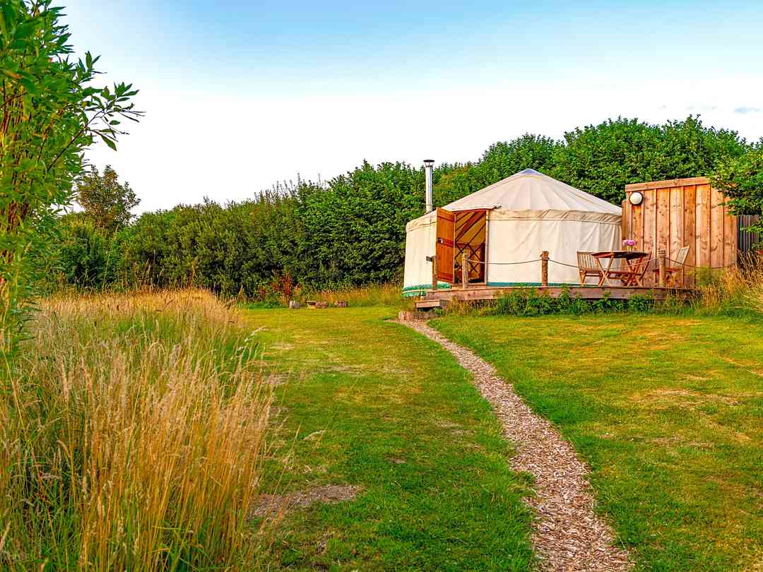 Russet approach (photo added by manager on 28/07/2025) Walnut Farm Glamping: Russet approach (photo added by manager on 28/07/2025)