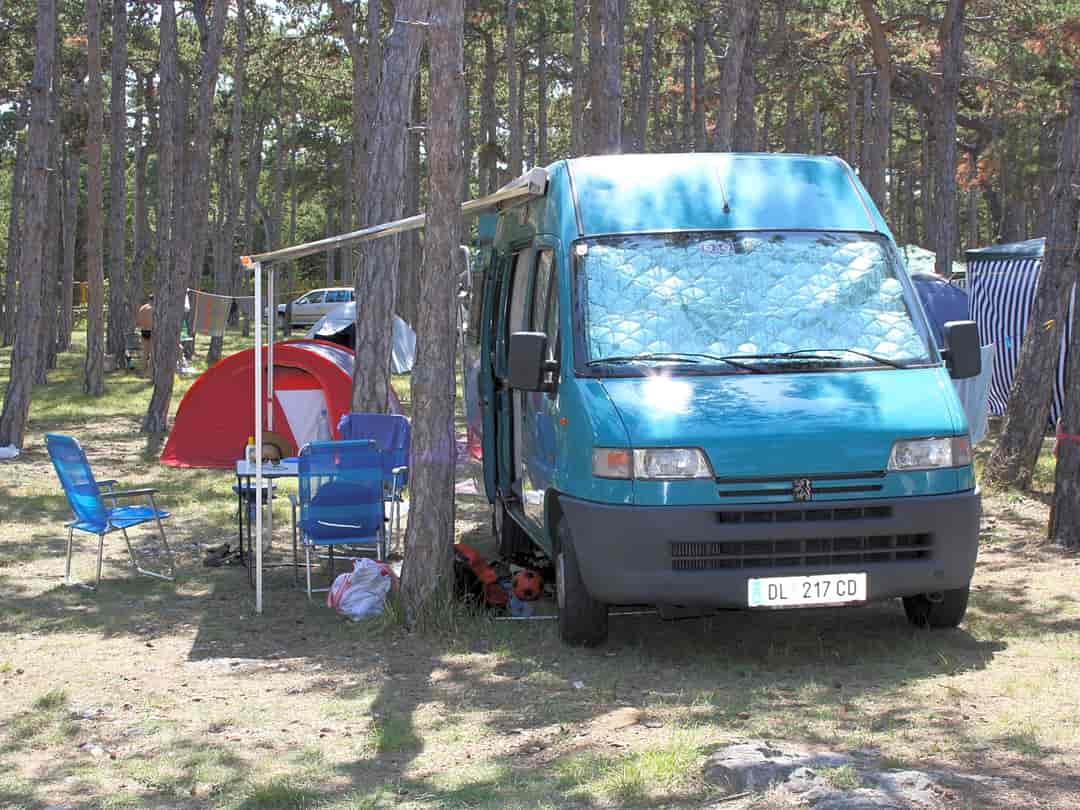 Camping Planik: Space for an awning