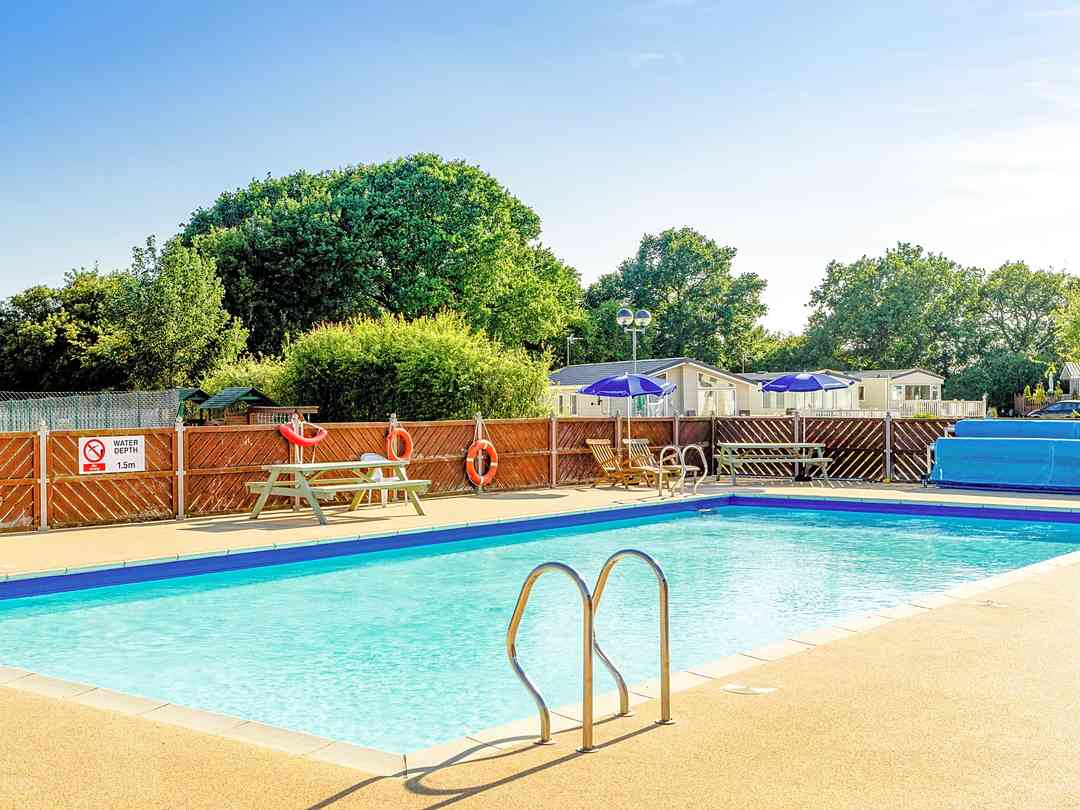 Carlton Meres Holiday Park: Swimming pool (photo added by manager)