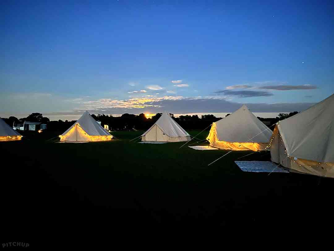 Twin Oaks Caravan and Camping: Beautiful Bell Tents (photo added by manager on 09/03/2023)