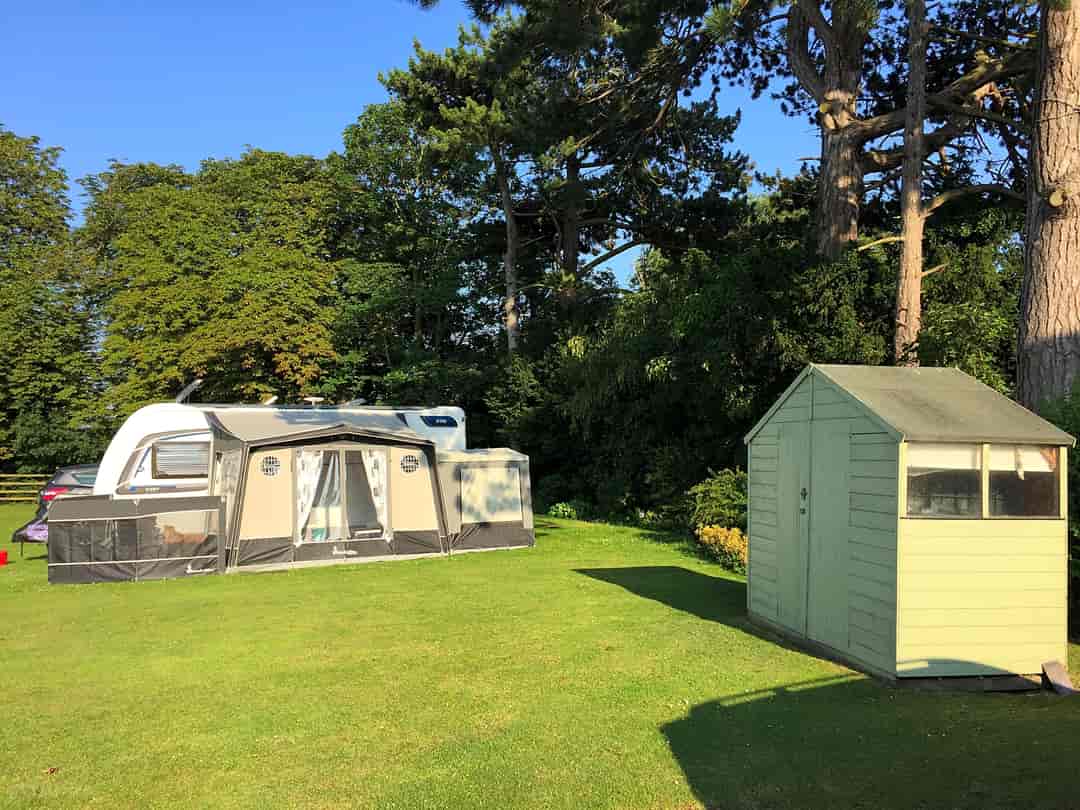 Heath Farm Caravan Site: Plenty of space for an awning