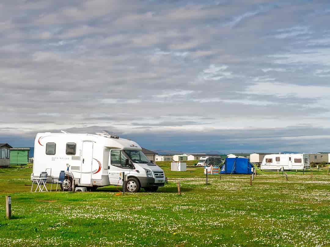 Grannie's Heilan' Hame Holiday Park: Spacious pitches
