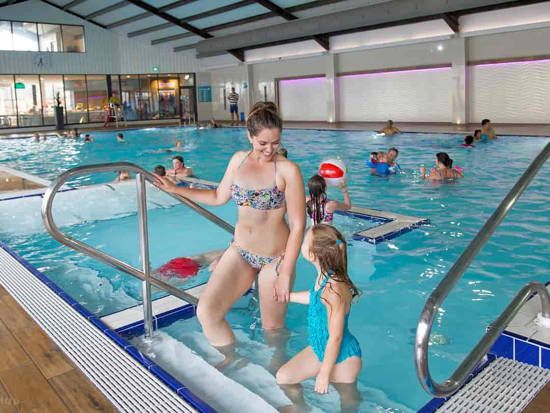 Ladram Bay Holiday Park: Pool complex