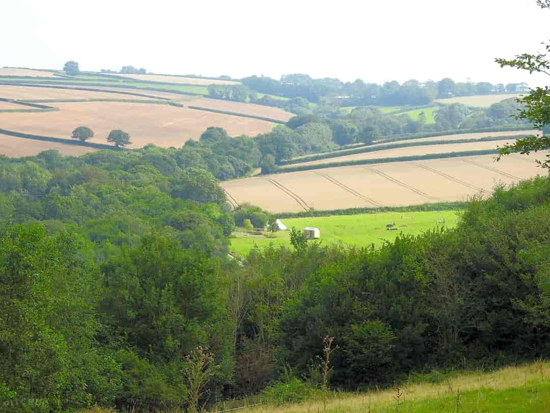 Kelliwik Valley Glamping: View of the pitches from the top of the farm