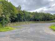 Lots of hardstanding space