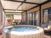 Holiday home with Jacuzzi