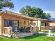 Three-bed lodge with covered decking