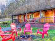 Hummingbird Cabin, porch and fire pit (added by manager 13 May 2024)