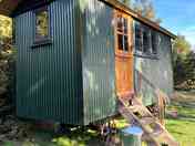 Fox den hut
