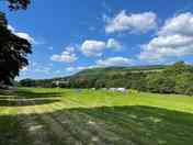 Bamford Edge in the distance (added by kevinorourke1 19 Jul 2021)