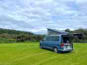 There are no ‘pitches’, just a field and you park anywhere.