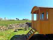 Shepherd's Hut with alfresco dining and firepit (added by manager 29 Dec 2023)