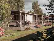 Chalets in landscaped gardens (added by manager 19 Oct 2023)