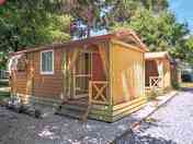 One-bed cabin with private shower