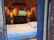 Pinot barrel with 3/4 bed