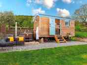 Victoria Hut with private wood fired hot tub, firepit and outdoor seating