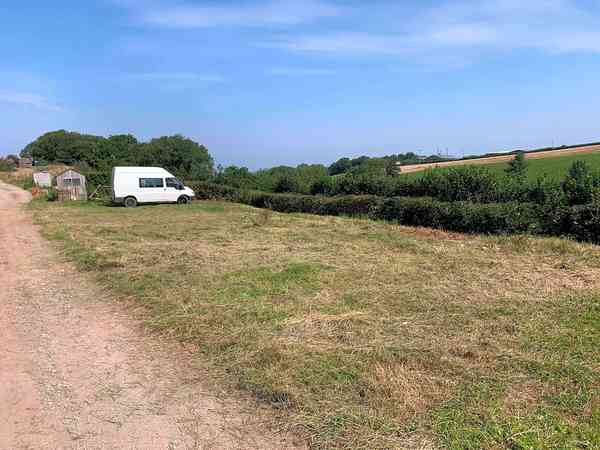 Non-electric grass and earth pitch