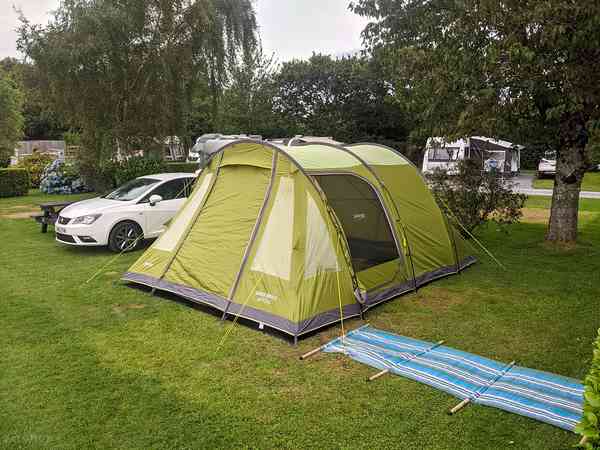 Non-electric grass tent pitch