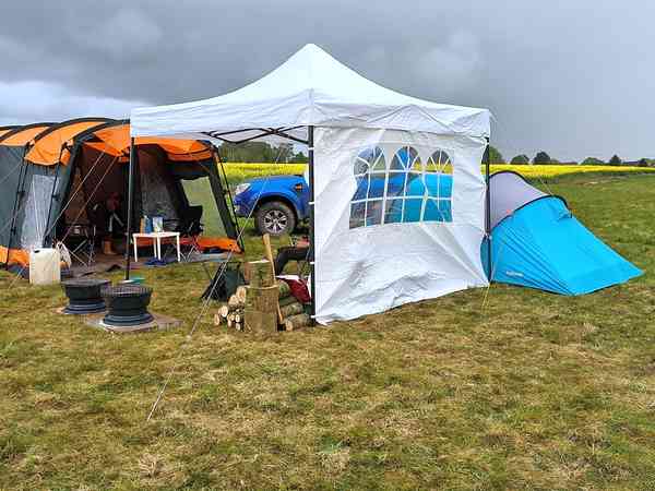 Non-electric grass tent or trailer tent pitch