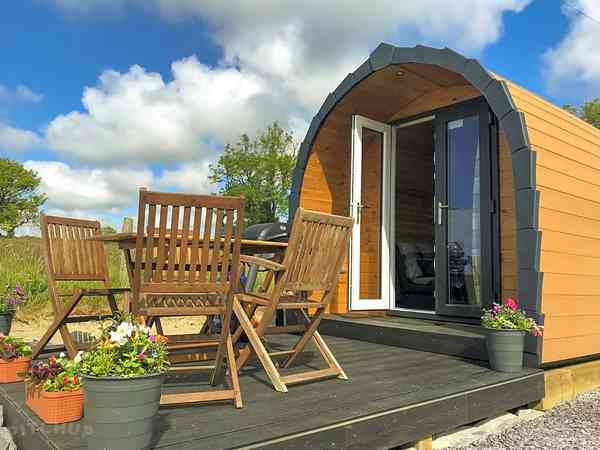 Irma camping pod