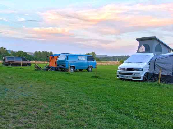 Staplaats voor camper op gras zonder elektriciteit