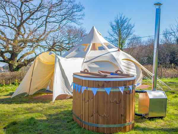 Tente cloche (jacuzzi)