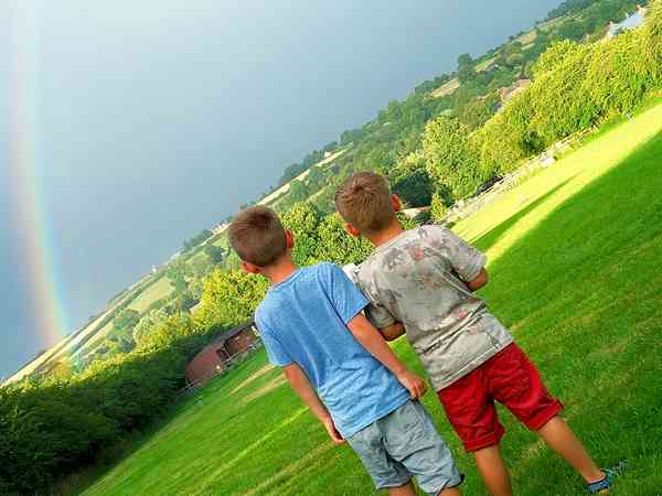 Non-electric grass tent or campervan pitch