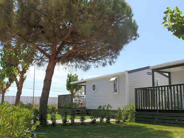 3 bedroom mobile home (no pets, air conditioning, premium)