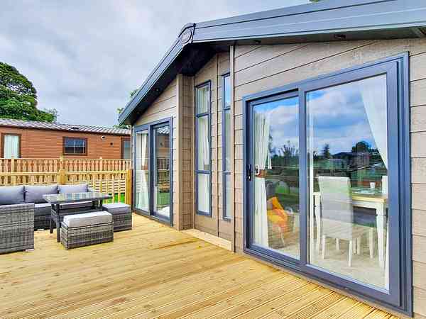 Hilltop Hideaway 2 bedroom lodge
