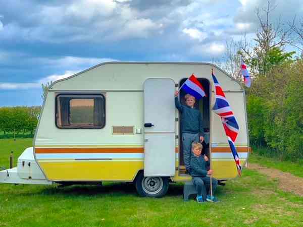 Non-electric grass touring pitch