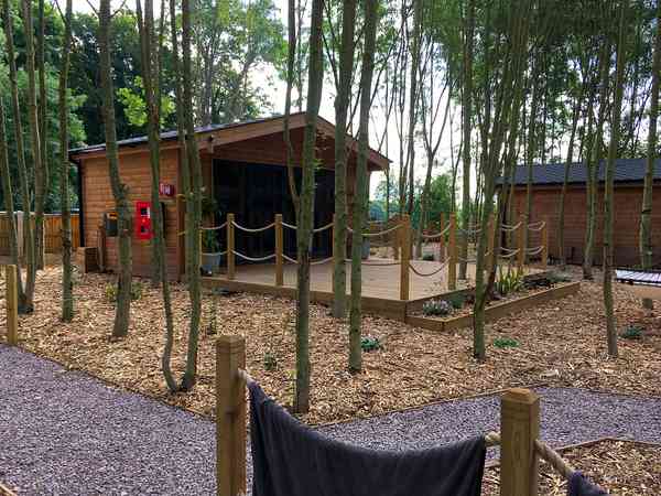 Lodge (hot tub)