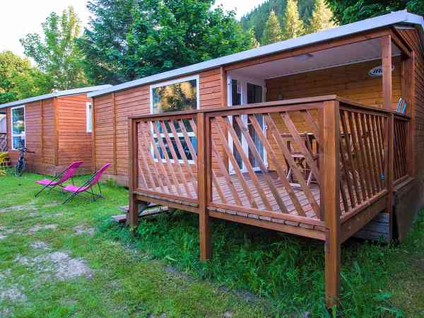2 bedroom mobile home (no pets)