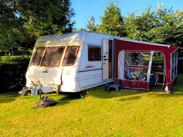 Lunar vaste caravan 1 slaapkamer (huisdieren niet toegestaan)