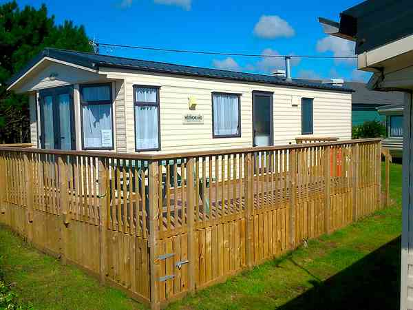 Two-bedroom caravan with balcony Two-bedroom caravan with balcony