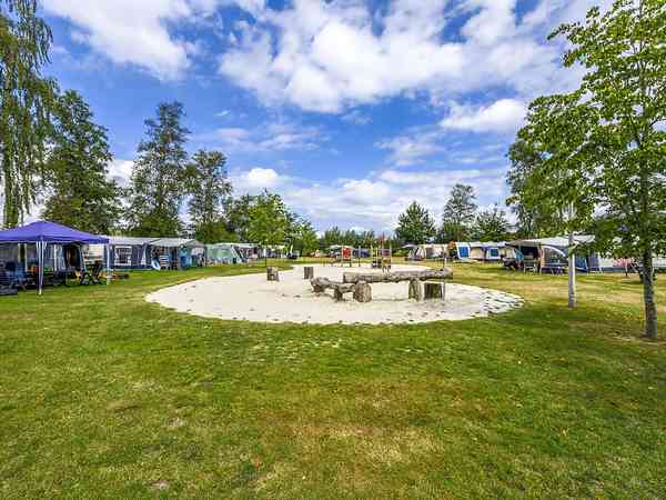 De Hoef electric grass pitch (private bathroom amenities)