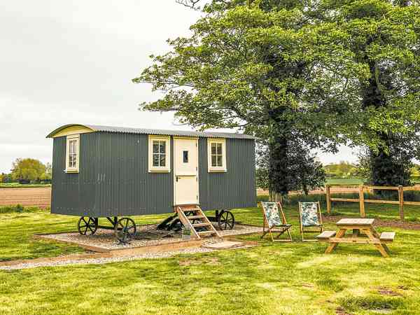 The Beekeeper shepherd's hut