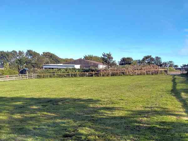 Non-electric grass and earth tent or trailer tent pitch