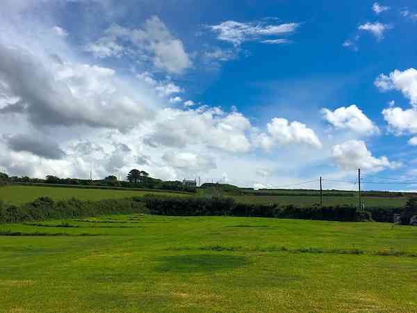 Non-electric grass tent or motorhome pitch