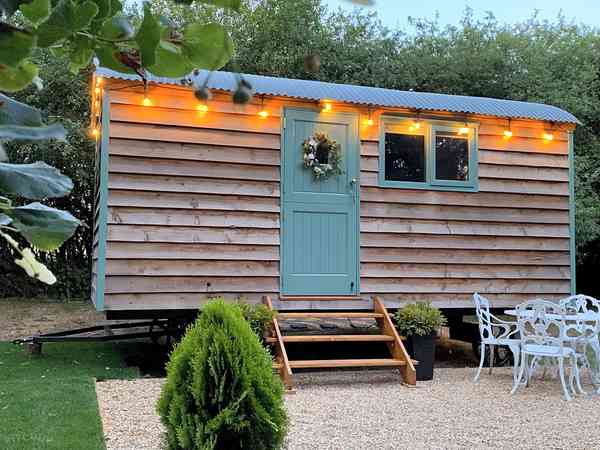 Cedar shepherd's hut