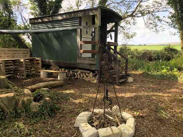 The Copse Shepherds Hut - perfect for a getaway in peace and quiet The Copse Shepherds Hut - perfect for a getaway in peace and quiet