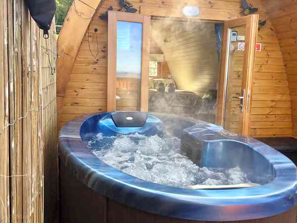 Butterfly camping pod (hot tub)