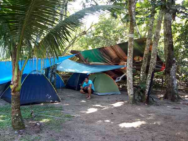Electric earth tent pitch