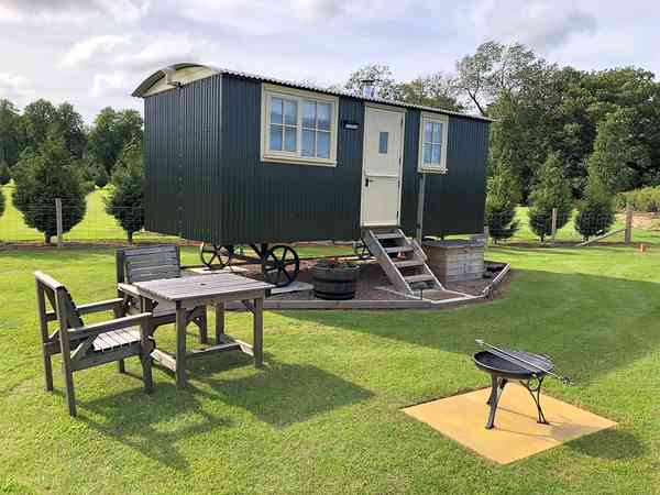 The Hawthorn shepherd's hut