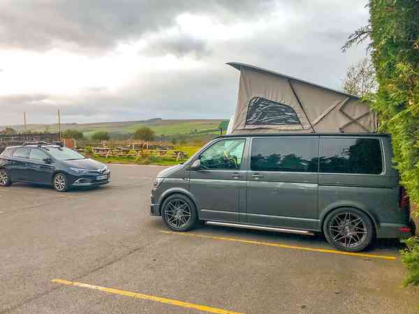 Piazzola camper su terreno battuto senza elettricità