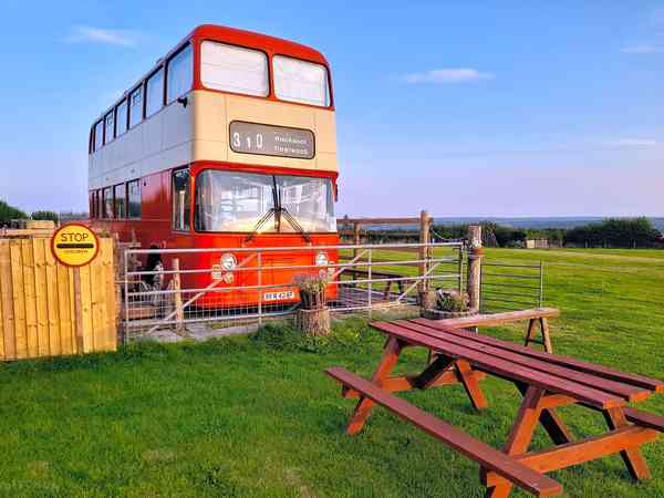 Mobilheim Double-Decker Bus (2 Erwachsene 1 Kind)