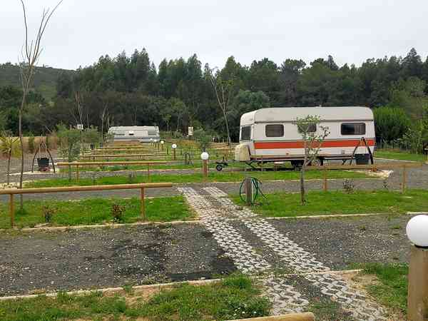 Fully-serviced asphalt and grass touring pitch