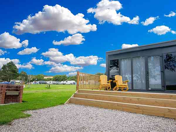 Camping pod (no pets, superior)