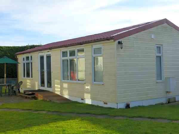 Railway 3 bedroom cottage / chalet / bungalow